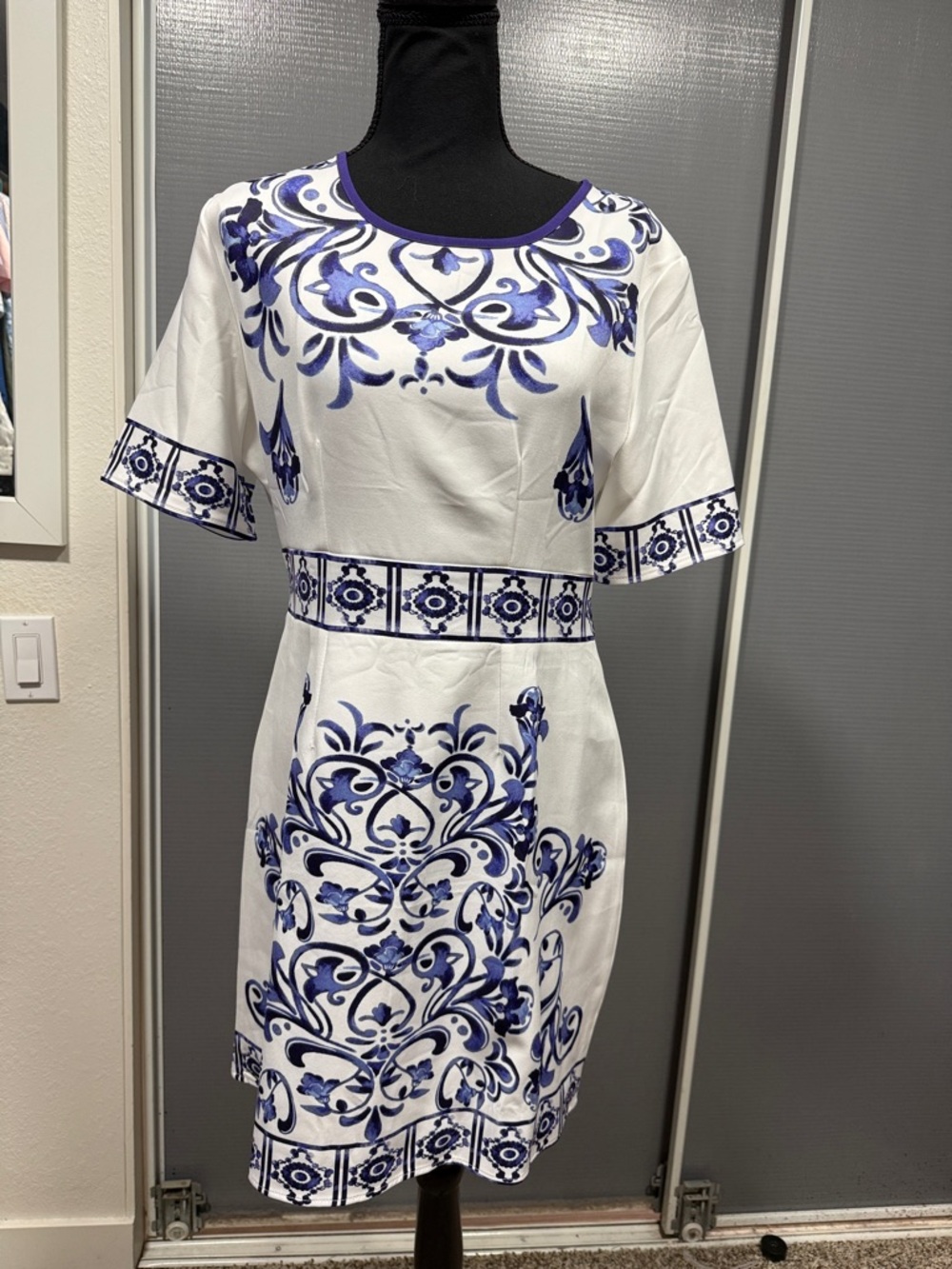 White & Blue Decorative Print Short Sleeve Dress